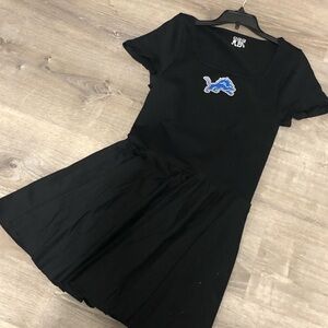 Detroit Lions tailgate dress Black Short-Sleeve Dress with Blue Logo